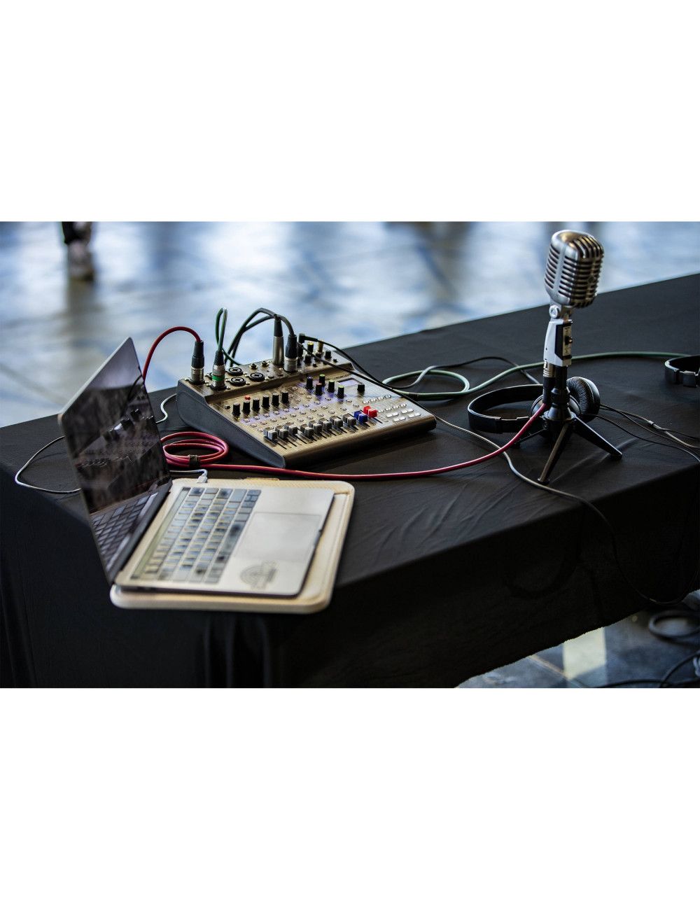 Zoom Livetrak L8 Mixer, Podcasting, música y mucho más