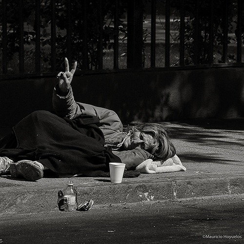La fotografía de calle de Mauricio Hoyuelos 